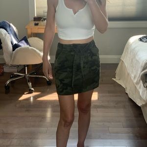 Sanctuary camo mini skirt with pockets. Size 26